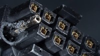 RTX 5090公版显卡接头过热融化 温度高达150度！