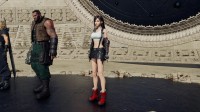 《FF7RB》蒂法经典服装Mod：抬腿能看到好风景！