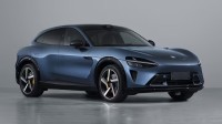 雷军秀SU7 Ultra原型车、YU7!一齐亮相小米科技园