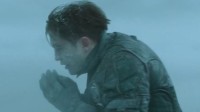 奉俊昊《编号17》上映！帕丁森一人分饰多角