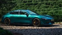 小米SU7系列首年交付量破13万！平均售价23.4万元