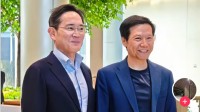三星会长李在镕与雷军合影！网友：攻守互换