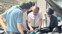 新能源汽车技师严重短缺 认为未来修车只剩“老头”
