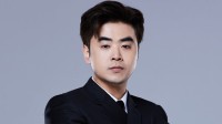 IG输给NIP后朱开直播下跪 怒斥IG
