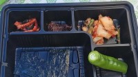 韩国60元残运会运动员盒饭没有一片肉 全是小菜！
