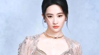 刘亦菲获年度女演员 坦言用心做好演员终会得到认可