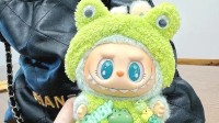 泡泡玛特labubu新品开售秒空 原价599元被炒至1.4万