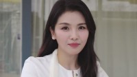 刘涛客串车评人 “报菜名式”说车