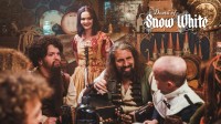 恐怖片《白雪公主之死》：公主和侏儒的血腥友谊
