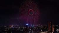 华晨宇用2000架无人机复刻日出 喊话歌迷引全场泪目