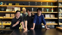 冯骥杨奇等人与金亨泰合影留念！杨奇看上去有点憔悴