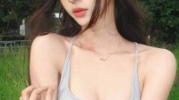 爱玩cos的金发人妻 姿势有点子娇羞的囧图