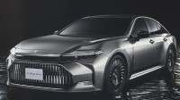 新款丰田皇冠Sedan轿车：搭载2.5L自然吸气发动机