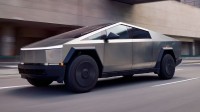 一年贬值25万！特斯拉开始接受Cybertruck以旧换新