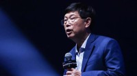 富士康刘扬伟：生成式AI无法完全替代人类工人