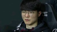 Faker回应S13憋笑名场面表情包：看起来有点怪 