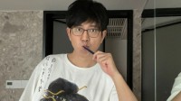 《黑神话》杨奇晒身穿四妹T恤照片：这也太帅了吧！