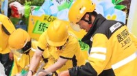 美团全新骑手服将上线 将推“安全分”奖金
