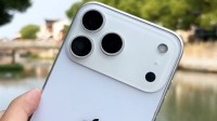 iPhone 17 Pro Max机模上手：厚度增加 电池加大
