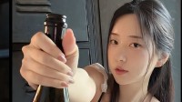 《剑星》体模晒自己与伊芙对比图：两对大雷谁更大？