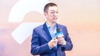 拒绝“卷价格”：蔚来李斌希望“卷服务”