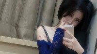 人造萝莉对抗萝莉岛 能看出天是真热了的囧图 