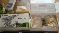 太惨！攒一年钱花2万买RTX5090:开箱是大米和面条