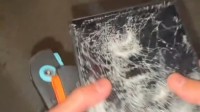 毫无人性！博主首发Switch2后当面暴力摔砸破坏