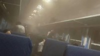 火车经山西一隧道乘客被煤灰吹黑：列车窗户未关严
