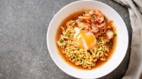韩国食品价格持续攀升 民众感叹泡面加蛋都有点奢侈