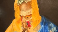 川美毕业生作品《祷》爆火 学校临时延长作品展日程