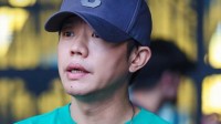 曾毅戴的手表引发争议 本人：我以为是劳力士 见笑了
