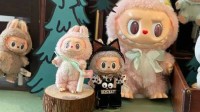 Labubu火爆带火“娃衣” 一件高定礼服卖到1688元