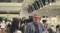 国足主帅伊万遭解雇后深夜乘机离开中国 无球迷送行