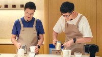 华为多门店现Pura80系列抢购潮：影视飓风Tim也到场
