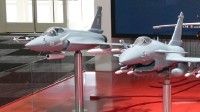 歼-10CE战斗机亮相2025年巴黎航展：全天候精确打击