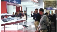 歼-10CE巴黎航展掀起中国风！企业媒体游客慕名打卡