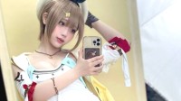 先天肉腿圣体！樱花妹COS莱莎极美腰臀比