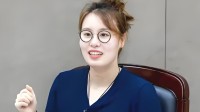 傅园慧1小时私教拍卖100001元 有合影+签名纪念品