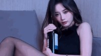 苦练蜜桃臀诱发身体危机 屁股太小玩不了的动态图