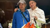 刘强东检查工作住酒店 点外卖给小哥1000元小费
