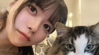 日本写真偶像东云海新照：大雷美女和猫猫你更爱谁？