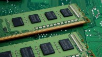 DDR4价格反超DDR5：前代产品比最新代贵一倍！