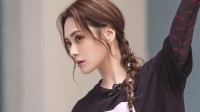 44岁阿娇路演被叫“妈咪” 回怼粉丝：你太老了