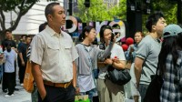 《藏海传》明星在华为门店排队买手机 网友:很接地气