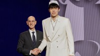 曝杨瀚森4年薪资预计1.53亿元！第16顺位进入NBA
