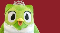 多邻国猫头鹰婚纱照 表示多儿将在7月结婚