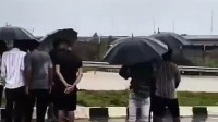 号称追赶中国做基建狂魔后：印度新建高速雨后变河流