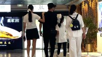 汪峰带俩女儿逛街！大女儿大长腿瞩目 三人温馨同框