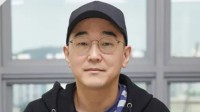 《蔚蓝档案》制作人穿女装跳热舞！25年前的女装大佬